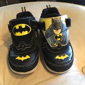 Batman size 9 tennis shoe